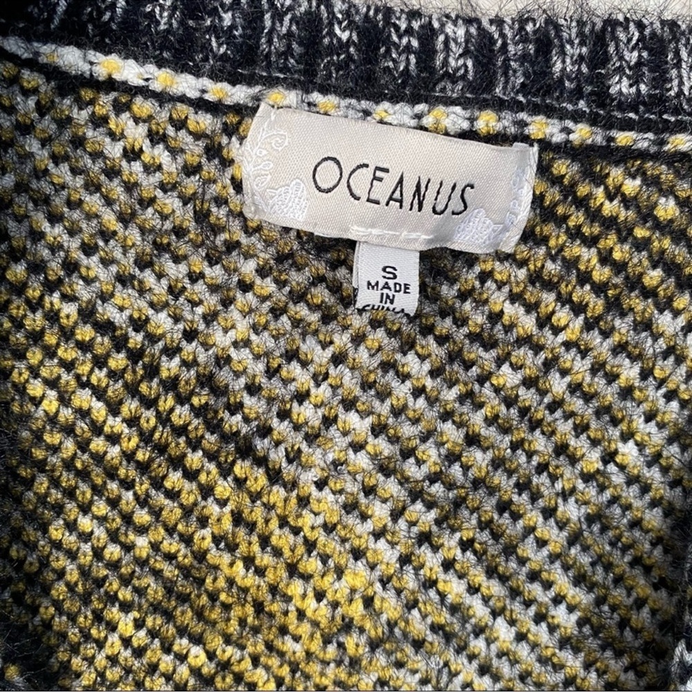 Stylish Gray and Black Women's Sweater - Picture 8 of 9